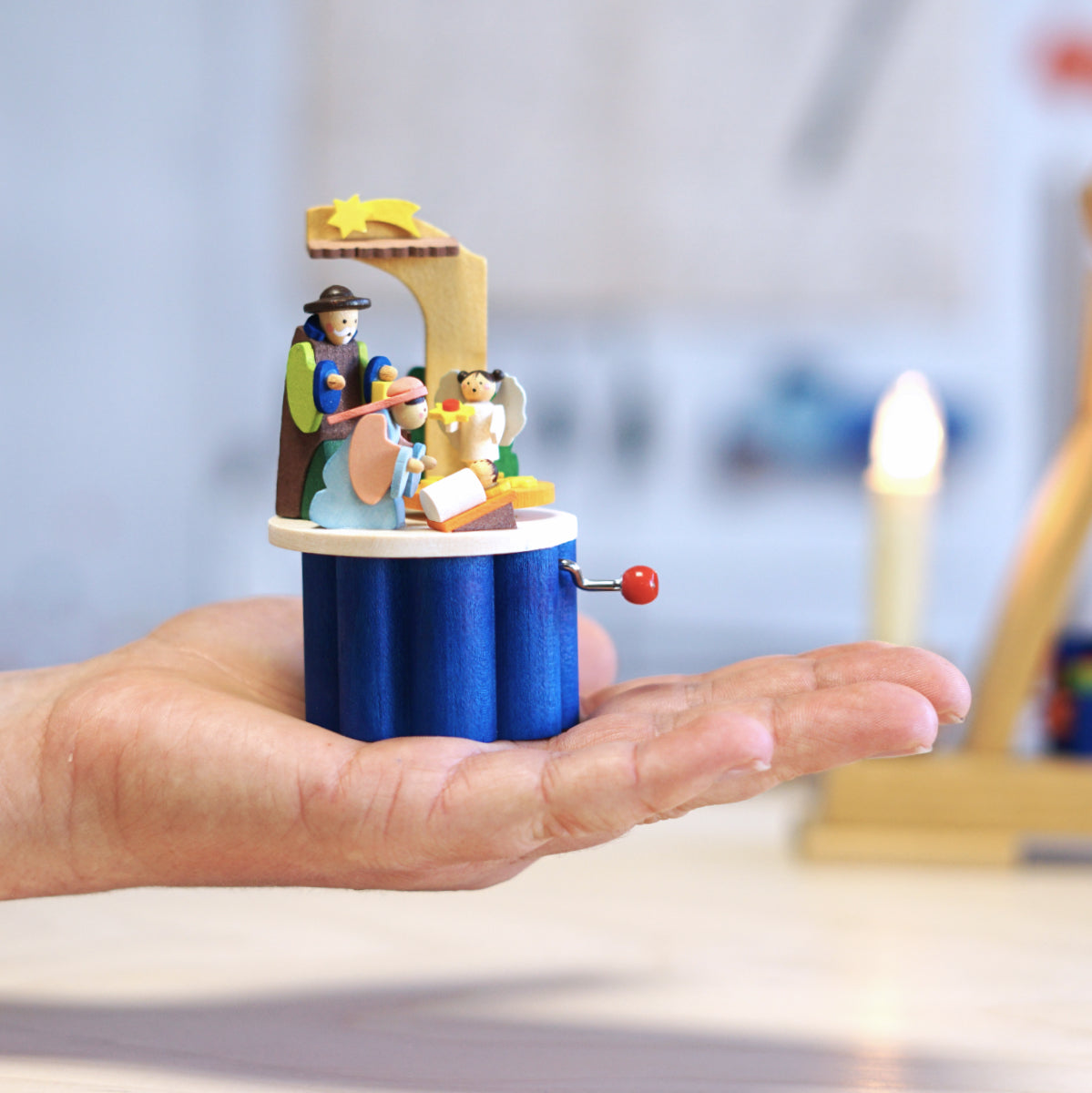 Music Box (Traditional Crank-Style) - Nativity